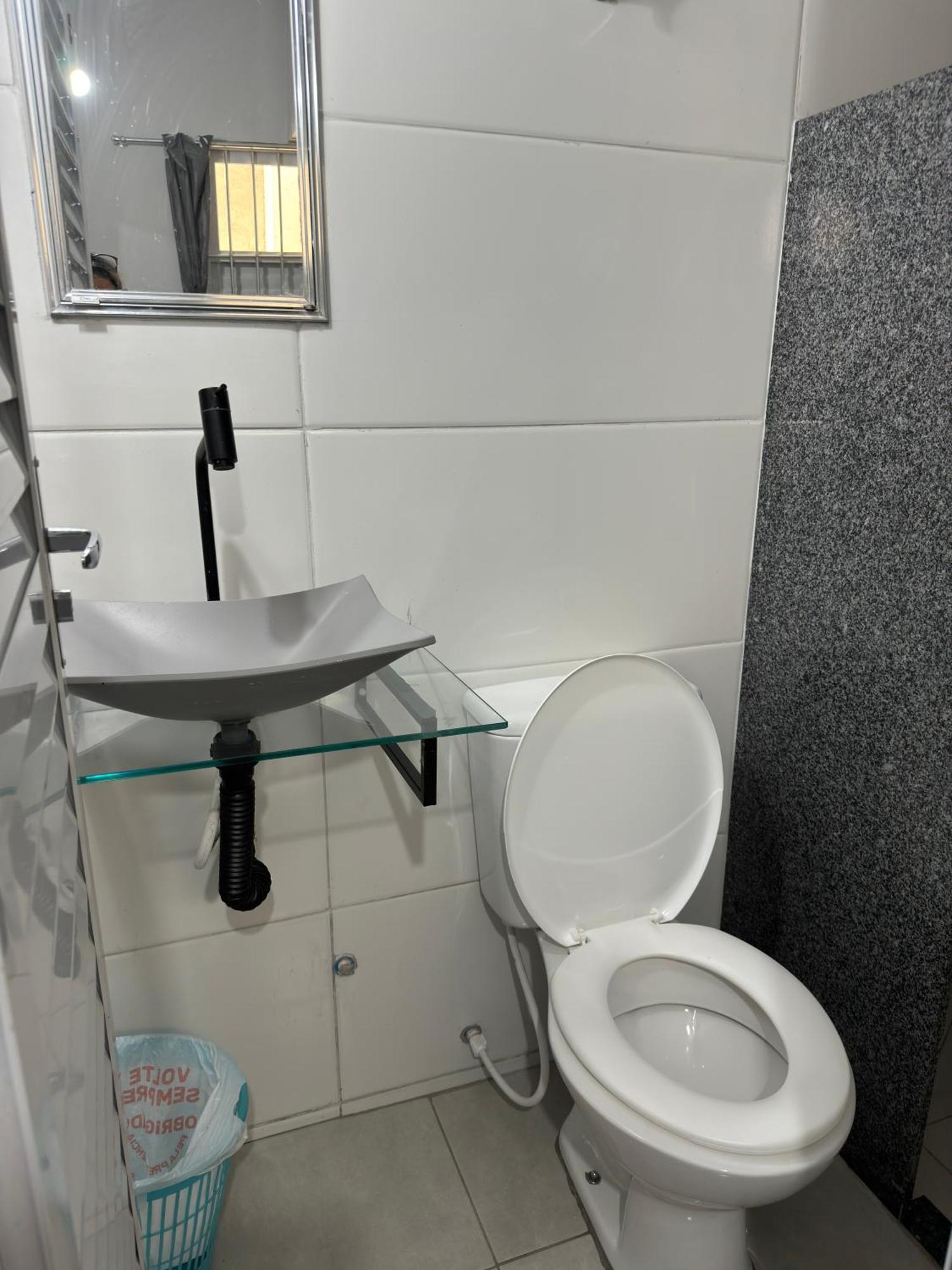 Suite Mar 210 - Economica E Compacta - Praia Do Morro - Predio Frente Mar Com Elevador, Atravessou A Avenida, Ja Esta Na Praia - Garagem - Internet グアラパリー エクステリア 写真